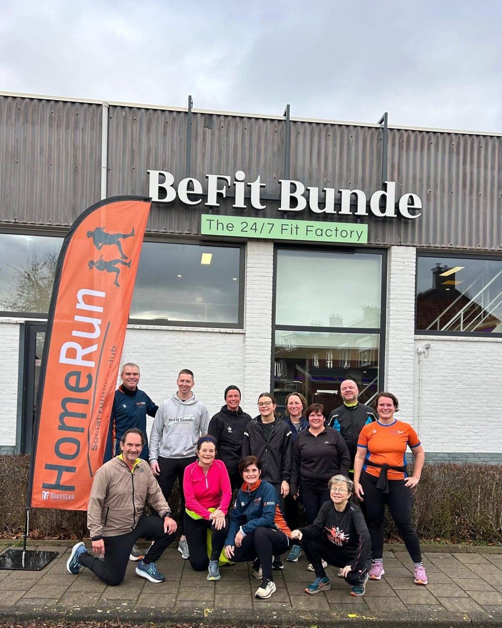 Lokale samenwerking: leden van BeFit Bunde en hardloopclub HomeRun Bunde voor de sportschool